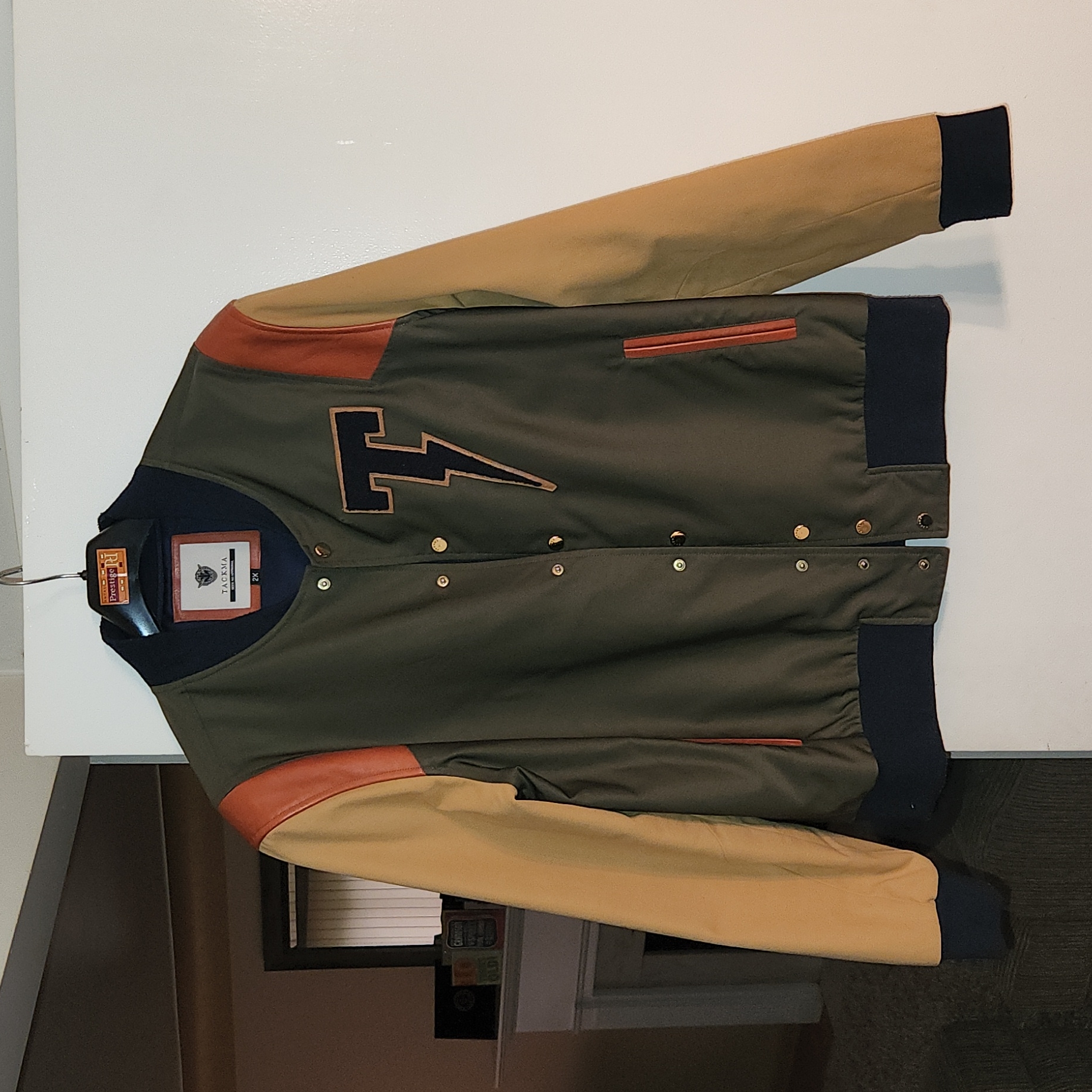 Tackma Jacket